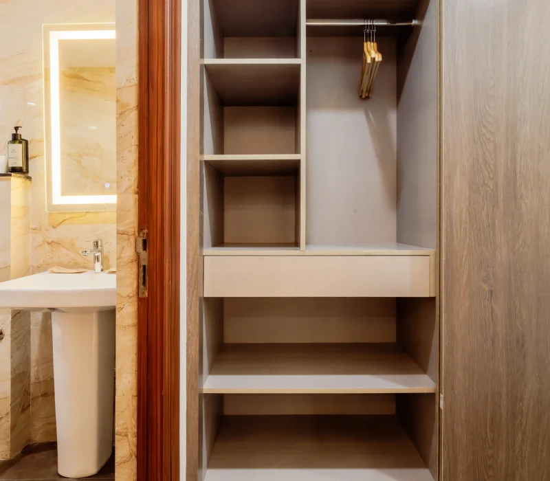 Walk-in Wardrobe